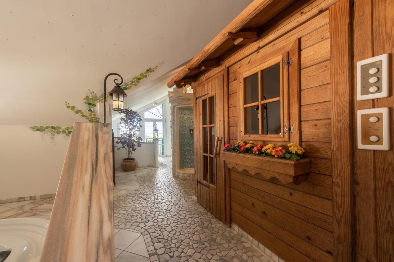 Hotel Irmgard Strass im Attergau Екстер'єр фото