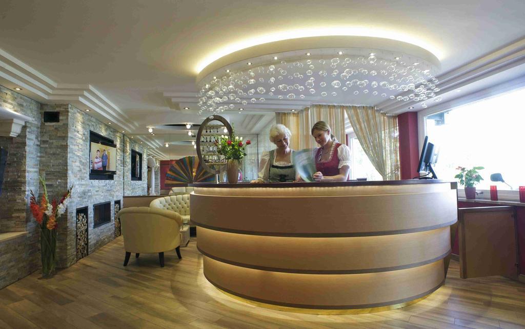 Hotel Irmgard Strass im Attergau Екстер'єр фото